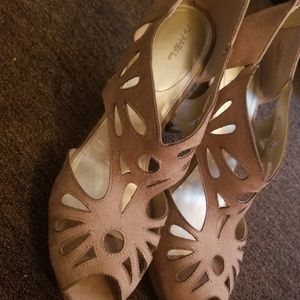 Nude heels 3 1/2 inch heel